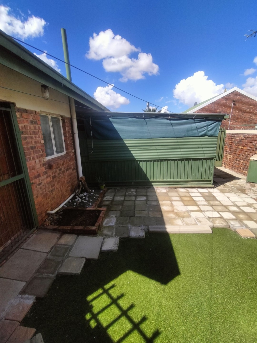 2 Bedroom Property for Sale in Uitsig Free State